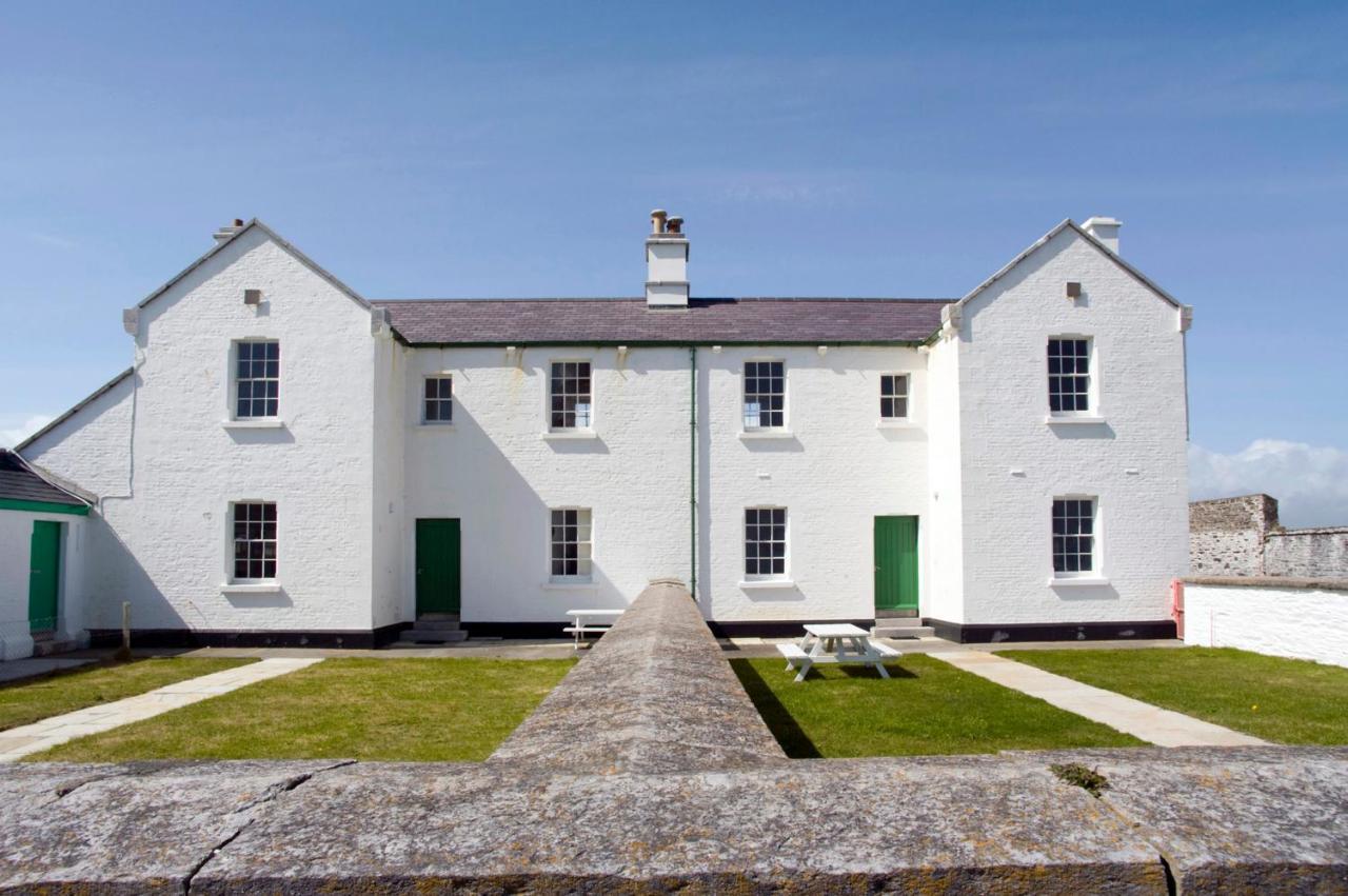 Galley Head Lightkeeper'S Houses Donoure Bagian luar foto