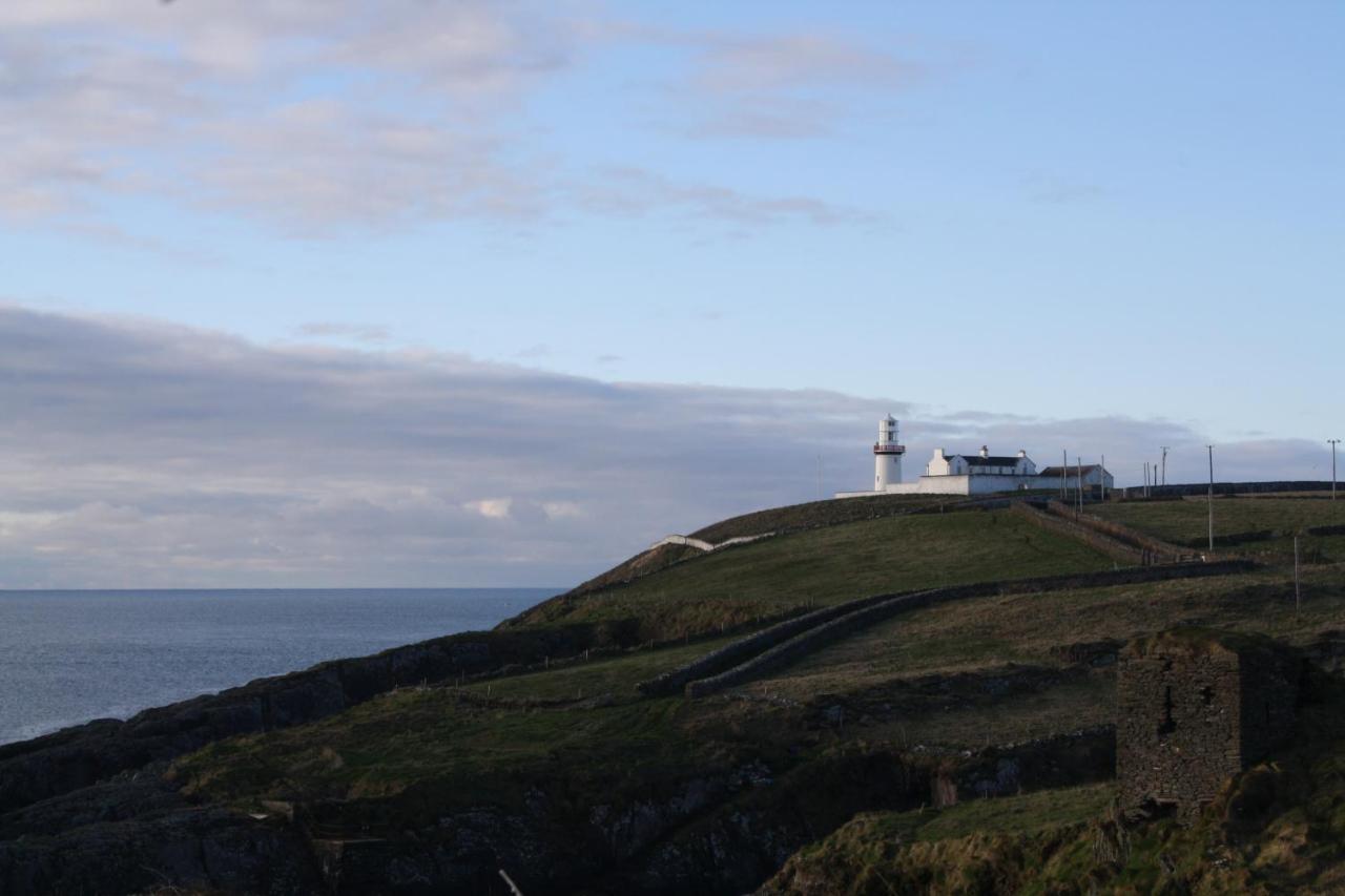 Galley Head Lightkeeper'S Houses Donoure Bagian luar foto