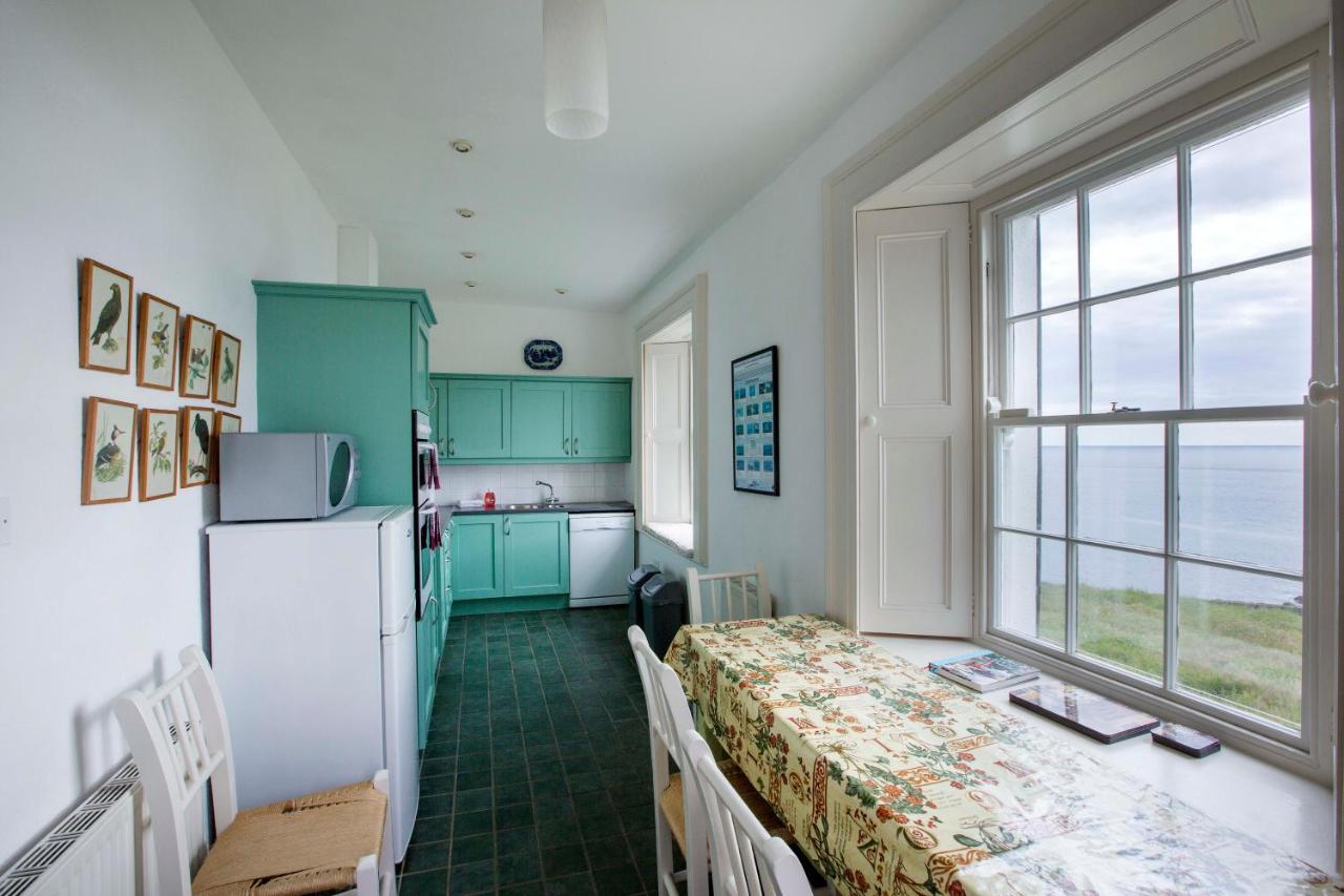 Galley Head Lightkeeper'S Houses Donoure Bagian luar foto