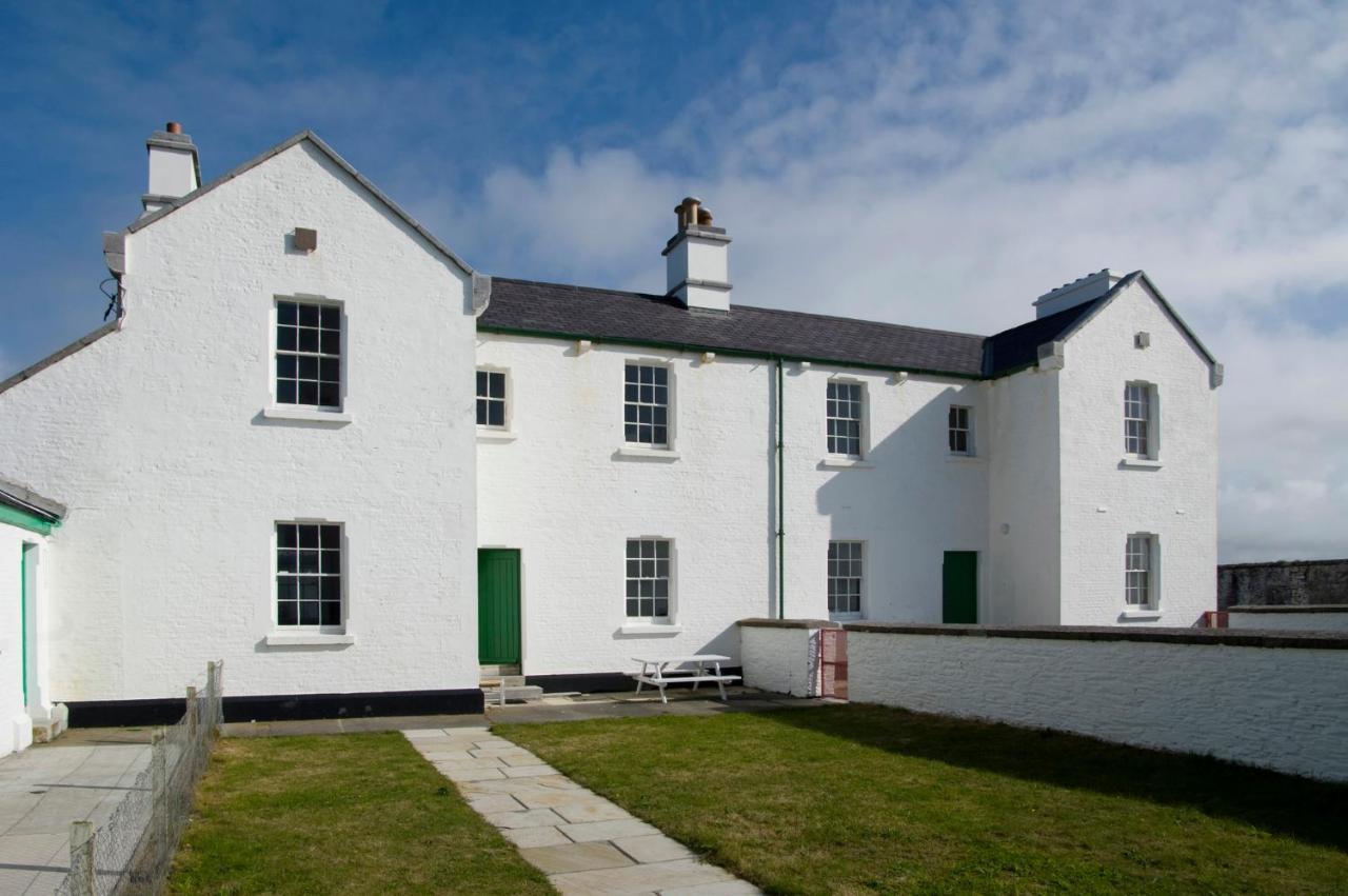 Galley Head Lightkeeper'S Houses Donoure Bagian luar foto